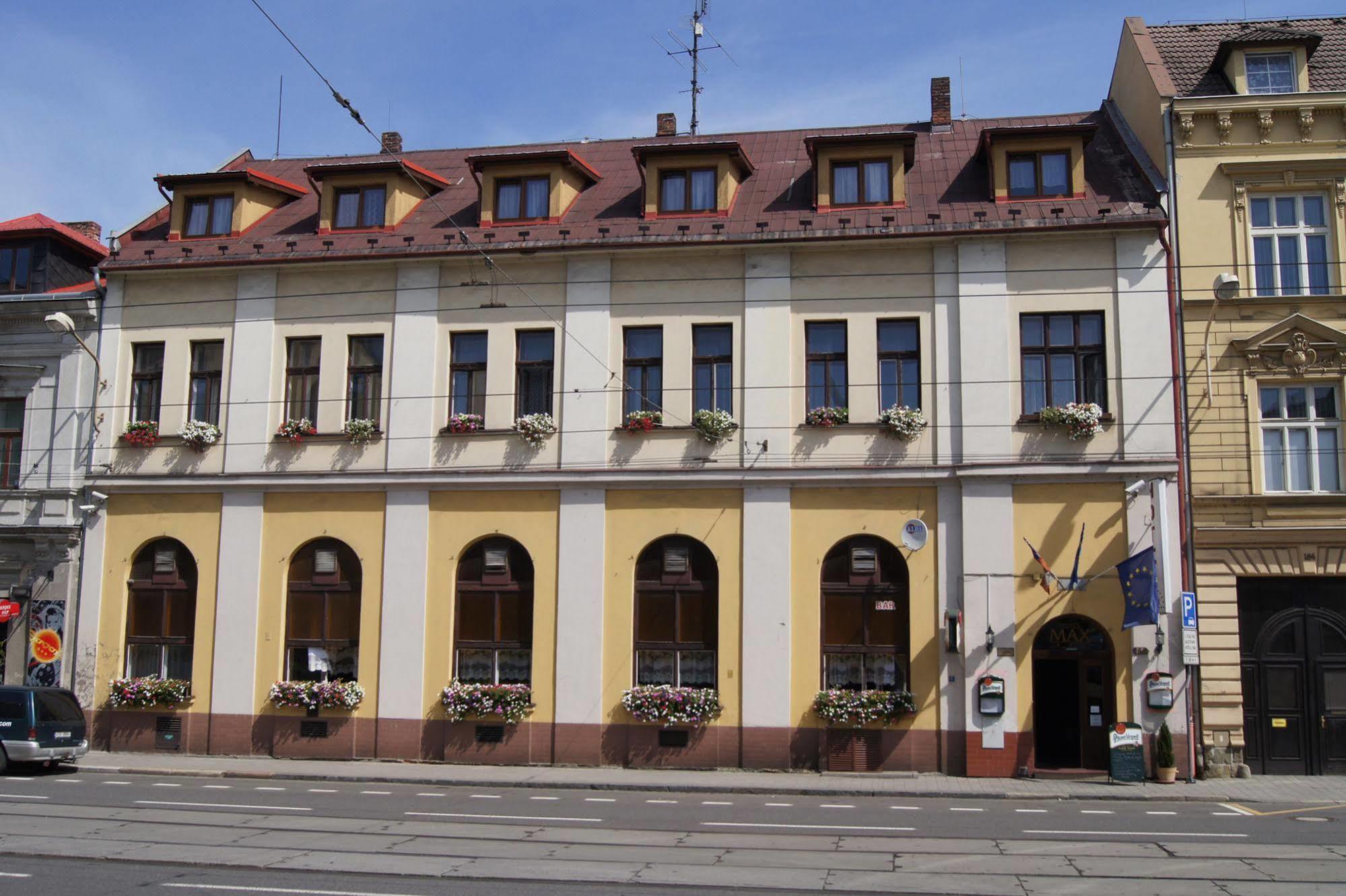 Hotel Max Simek Ostrawa Zewnętrze zdjęcie